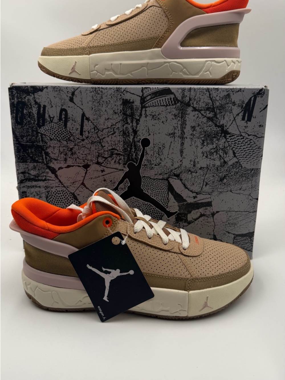 Jordan Low-Top Sneakers in Beige with Orange Interior
